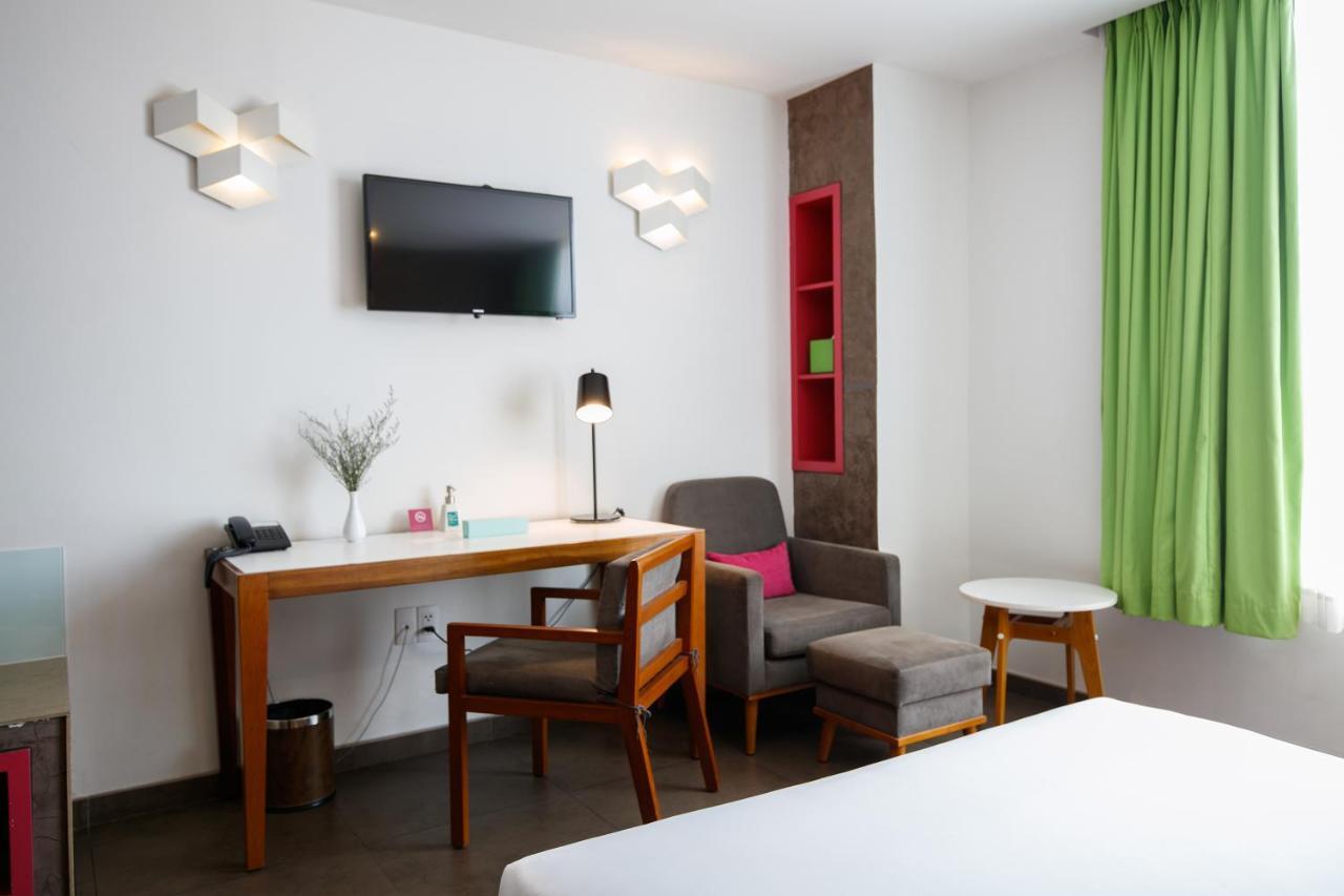 Emm Hotel Saigon Хошимин Екстериор снимка